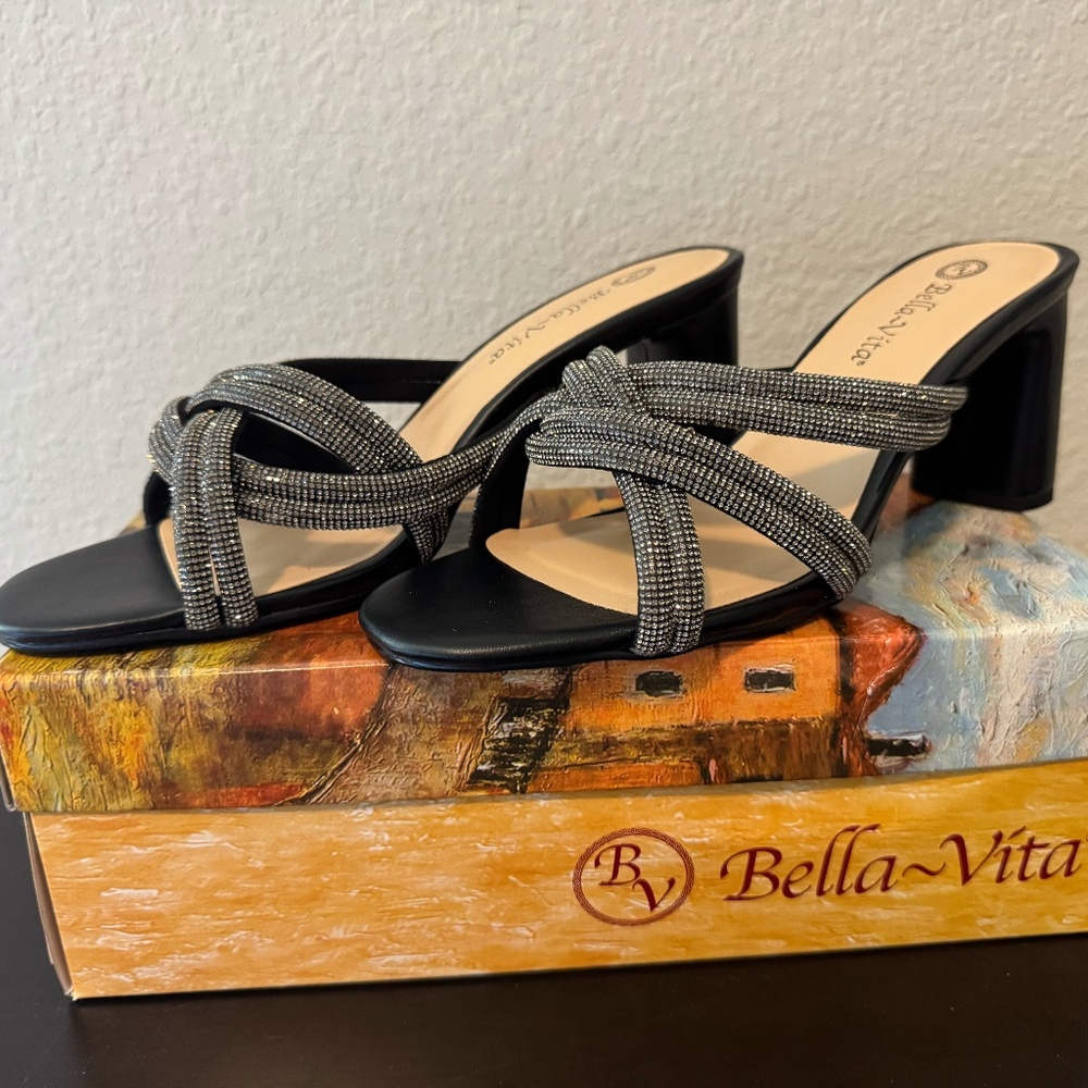 Bella Vita Women's Carmen Heeled Slip On Sandals Size 9 1/2 W Black Suede